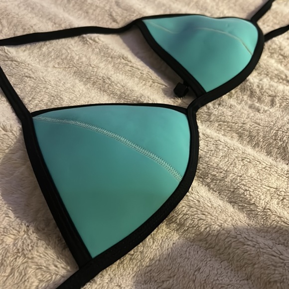 Turquoise TRIANGL bikini top - Picture 4 of 4
